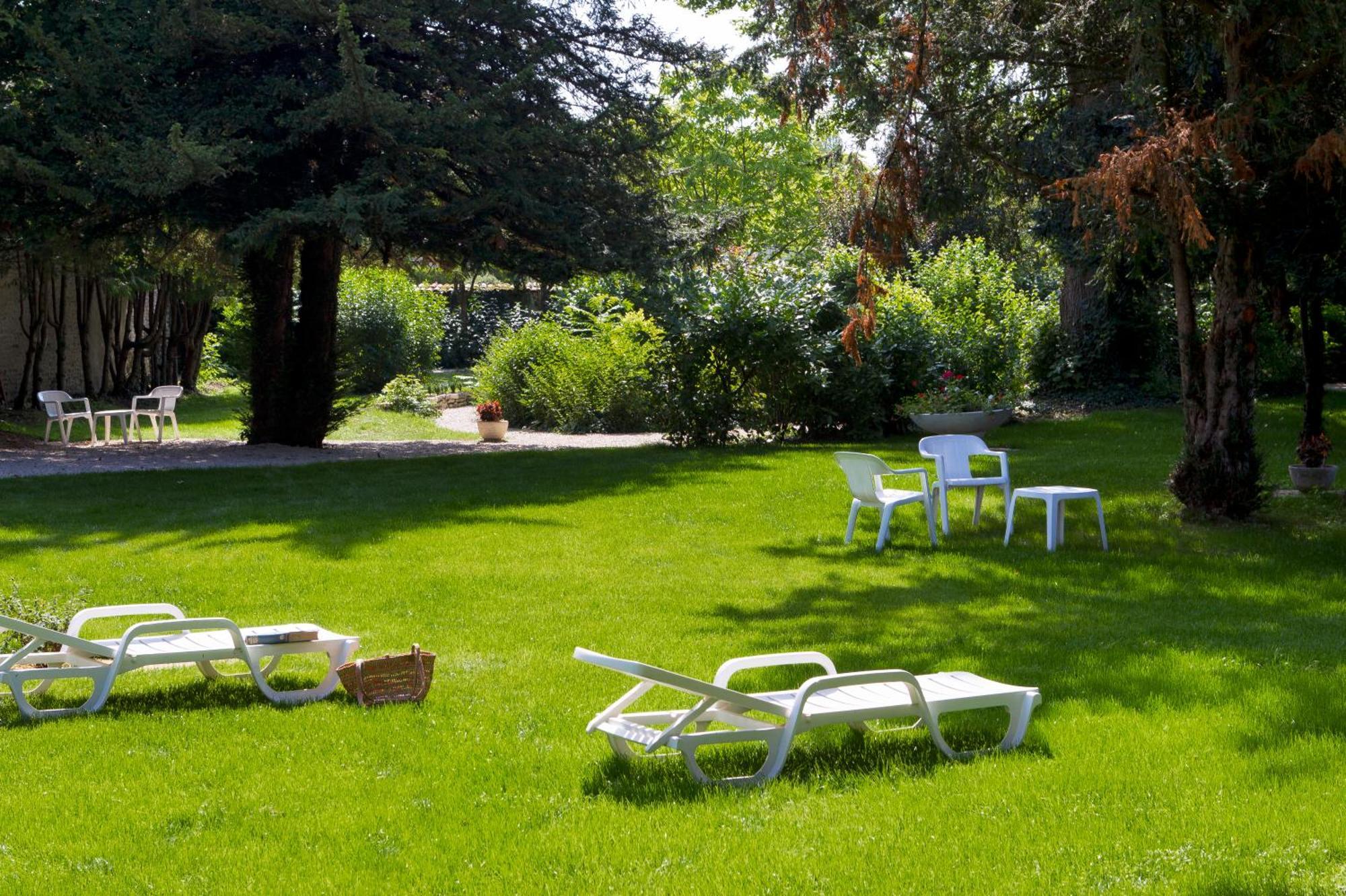 Logis Hostellerie La Chaumiere Arsonval Exterior foto
